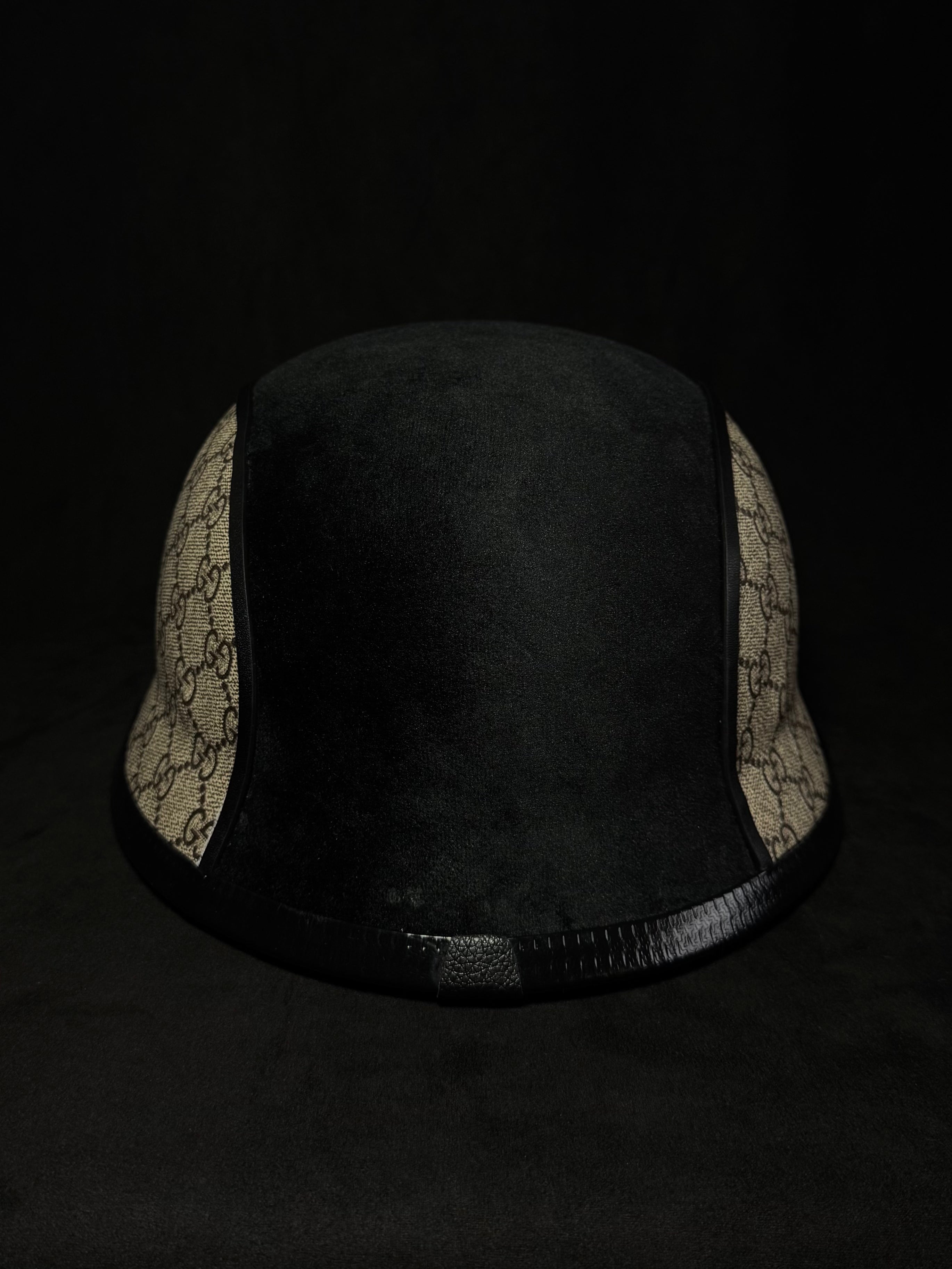 Helmet Gucci pièce unique vue de côté custom moto - MRTS BKLF
